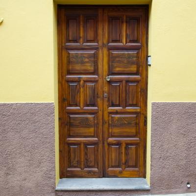 En drr i Garachico som fr vrigt var fyllt med sm grnder med kullerstensgator En drr i Garachico som fr vrigt var fyllt med sm grnder med kullerstensgator